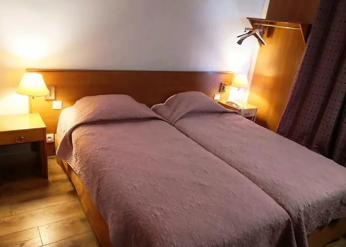 Pax Hotel Paris 18E